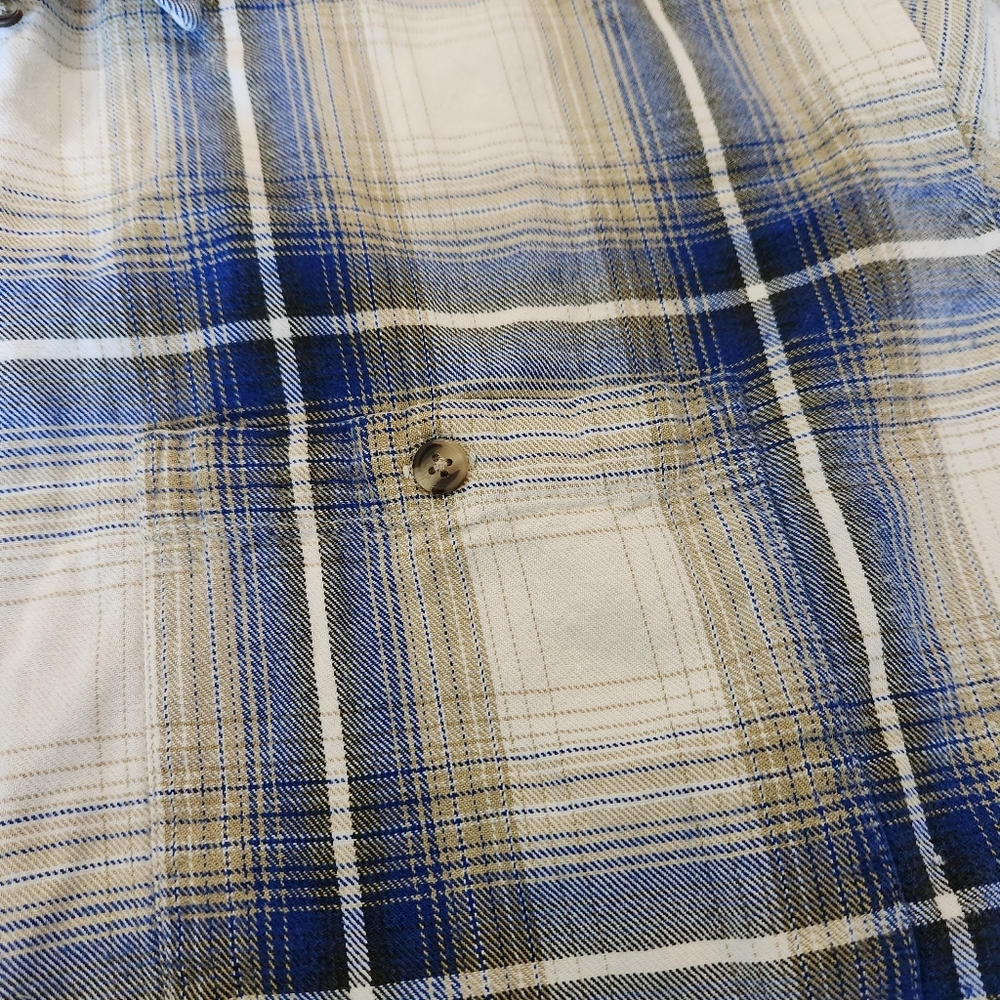 Bill Blass Plaid Long Sleeve Button Down - Picture 3 of 6